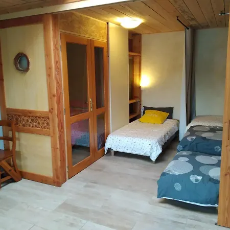 Holiday home Les Troglogites Brasparts